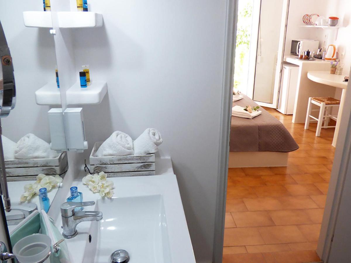 Tasoula Guest House Adamantas  Exterior foto